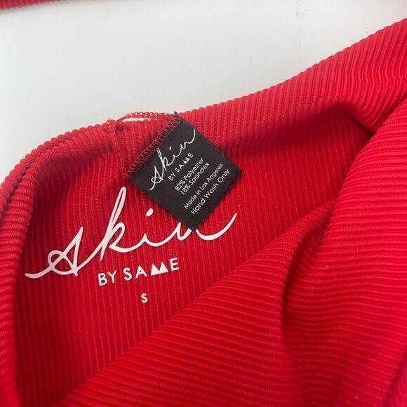 Skin by SAME / Revolve Cut Out One Piece Swimsuit in Ribbed Red NWT Sz L - Picture 4 of 7